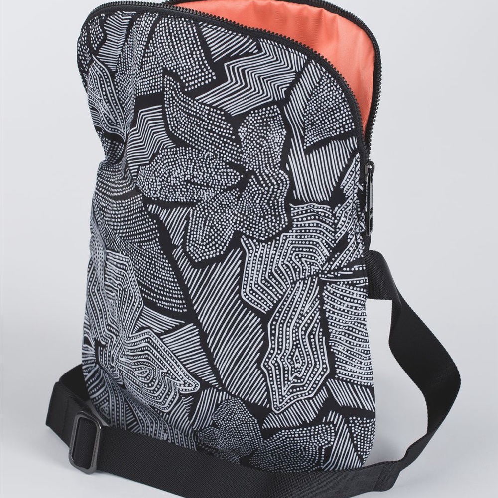 Lululemon All Day Backpack Crossover Purse Bag Dottie Tribe White Black - Picture 6 of 12
